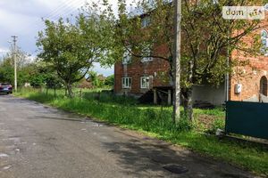 Продается дом на 3 этажа 379.9 кв. м с бассейном