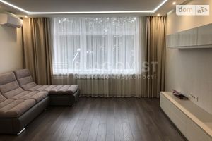 Продается 2-комнатная квартира 70 кв. м в Киеве