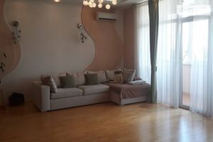 Продается 3-комнатная квартира 145 кв. м в Одессе