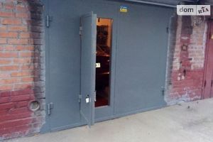 Продається бокс в гаражному комплексі під легкове авто на 24 кв. м