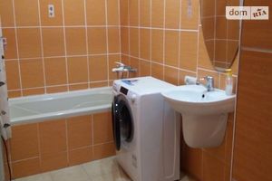 Сдается в оренду частина будинку 65 кв. м з балконом