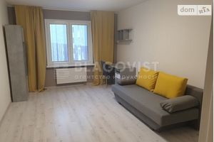 Продается 3-комнатная квартира 99 кв. м в Киеве