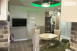 Продается 3-комнатная квартира 70 кв. м в Днепре
