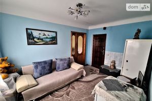 Продается 3-комнатная квартира 42 кв. м в Черновцах