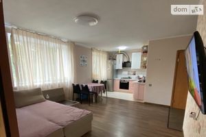 Продается 1-комнатная квартира 50 кв. м в Черноморске