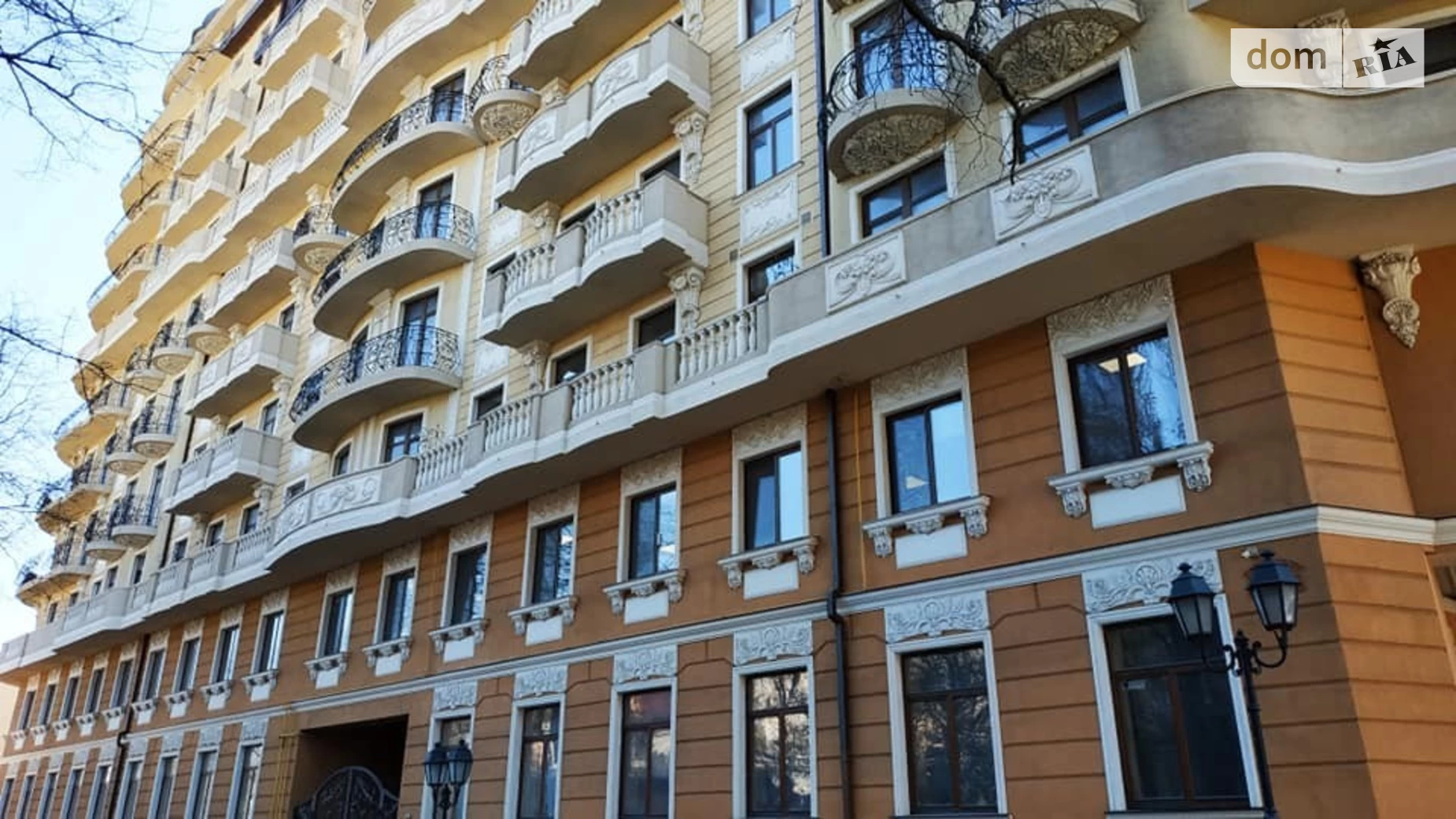 Продается 3-комнатная квартира 100 кв. м в Одессе, спуск Военный, 13А
