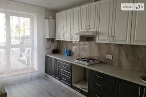 Продається 3-кімнатна квартира 82.5 кв. м у Рівному