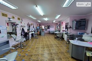 Продається об'єкт сфери послуг 62 кв. м в 9-поверховій будівлі