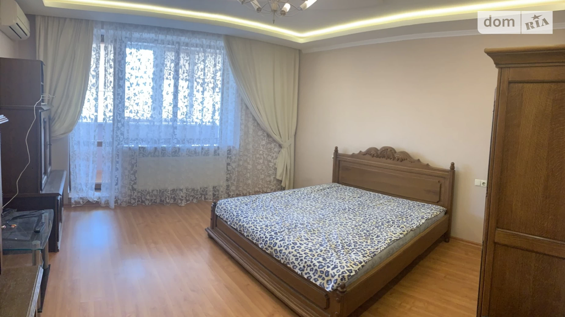 Продается 1-комнатная квартира 63 кв. м в Одессе, ул. Мачтовая, 17 - фото 2