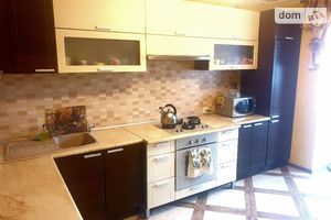 Продается 3-комнатная квартира 88 кв. м в Тернополе