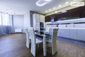 Продается 3-комнатная квартира 137 кв. м в Киеве