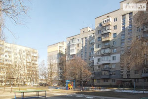 Продається 4-кімнатна квартира 81 кв. м у Дніпрі