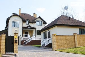 Продается дом на 2 этажа 360 кв. м с баней/сауной