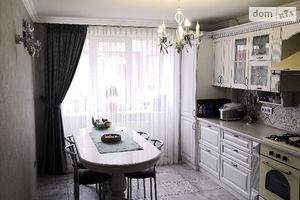 Продается 2-комнатная квартира 66.2 кв. м в Ивано-Франковске