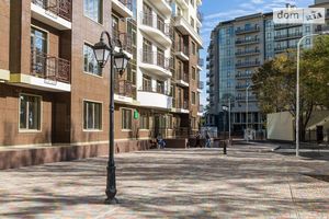 Продається 2-кімнатна квартира 78 кв. м у Одесі