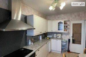 Продается 3-комнатная квартира 68 кв. м в Днепре