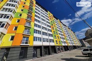 Продается 2-комнатная квартира 70.3 кв. м в Ивано-Франковске
