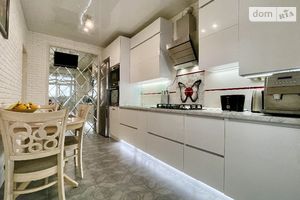 Продається 2-кімнатна квартира 48 кв. м у Ірпені