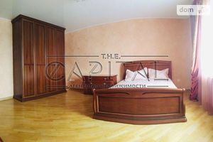 Сдается в аренду 3-комнатная квартира 130 кв. м в Киеве