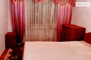 Продається 4-кімнатна квартира 73.8 кв. м у Стрию