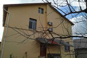 Продается дом на 2 этажа 200 кв. м с камином