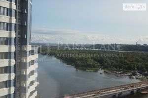 Продается 2-комнатная квартира 70 кв. м в Киеве