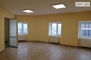 Сдается в аренду офис 41.2 кв. м в торгово-офисном центре