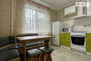 Продается 1-комнатная квартира 37 кв. м в Днепре