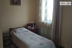 Продається будинок 3 поверховий 246 кв. м з бесідкою