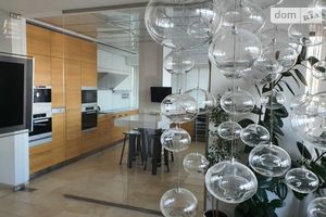 Продается 5-комнатная квартира 318 кв. м в Днепре
