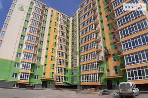 Продается 1-комнатная квартира 35.7 кв. м в Черновцах