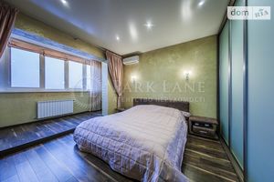 Продается 3-комнатная квартира 126 кв. м в Киеве
