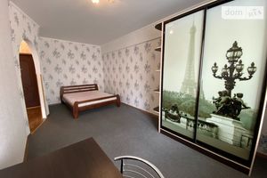 Продается 1-комнатная квартира 45 кв. м в Житомире