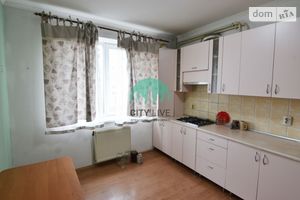 Продается 2-комнатная квартира 73 кв. м в Ивано-Франковске