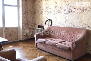 Продается 4-комнатная квартира 74 кв. м в Киеве