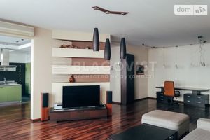 Продается 4-комнатная квартира 198 кв. м в Киеве