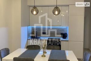 Продается 3-комнатная квартира 63 кв. м в Киеве