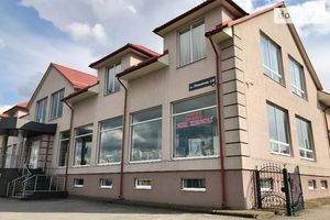 Сдается в аренду помещения свободного назначения 607 кв. м в 3-этажном здании