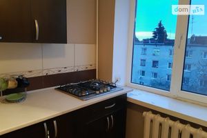 Сдается в аренду 3-комнатная квартира 60 кв. м в Ровно
