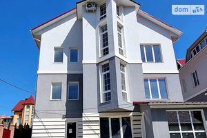 Продається 2-кімнатна квартира 62 кв. м у Чернівцях
