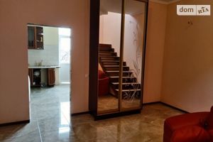 Продается дом на 2 этажа 290 кв. м с верандой