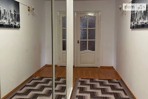 Сдается в аренду 3-комнатная квартира 92 кв. м в Ровно