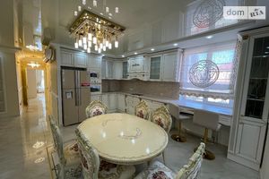 Продается 3-комнатная квартира 77.4 кв. м в Киеве