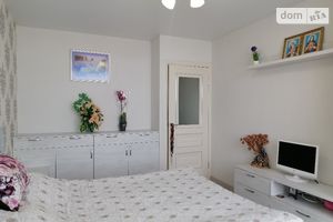 Продається 2-кімнатна квартира 68 кв. м у Тернополі