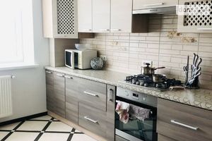 Сдается в аренду 2-комнатная квартира 62 кв. м в Ивано-Франковске