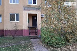 Продається офіс 58.8 кв. м в житловому фонді
