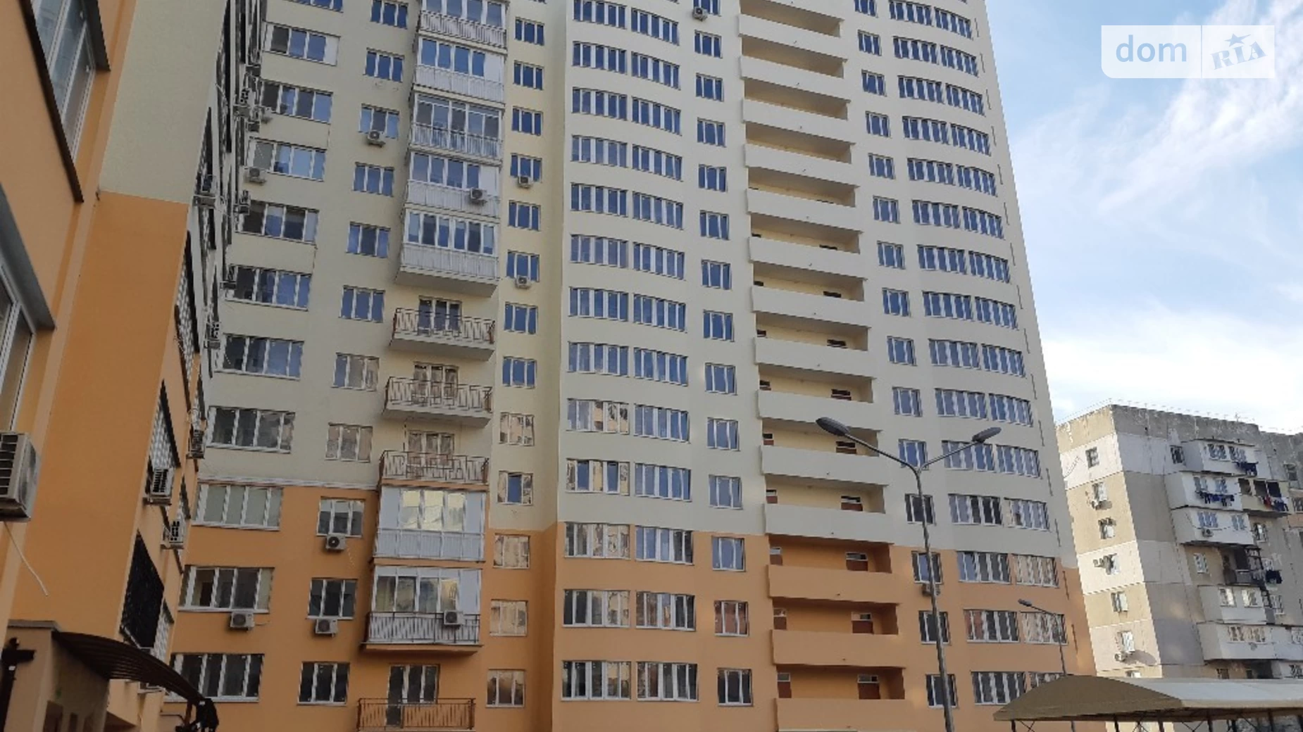 Продается 3-комнатная квартира 103 кв. м в Одессе, ул. Костанди, 162 - фото 2