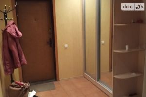 Продается 3-комнатная квартира 68 кв. м в Стаханове