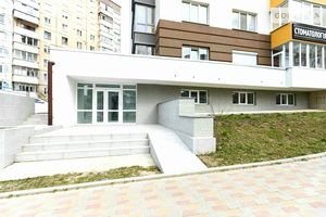 Продается помещения свободного назначения 255 кв. м в 10-этажном здании