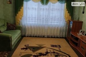 Продается 4-комнатная квартира 70 кв. м в Изюме